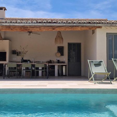 Appartement Dans Un Mas Provencal Renove Saint-Hilaire-d'Ozilhan Bagian luar foto