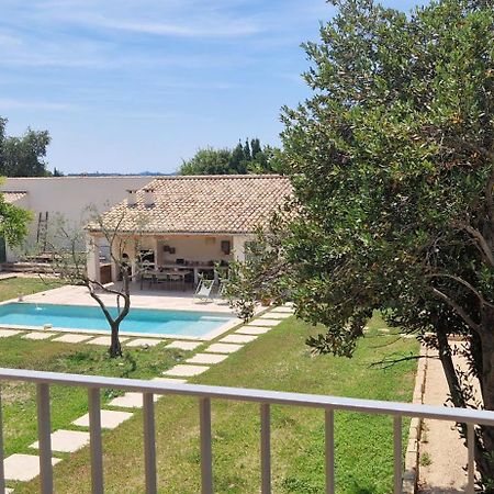 Appartement Dans Un Mas Provencal Renove Saint-Hilaire-d'Ozilhan Bagian luar foto